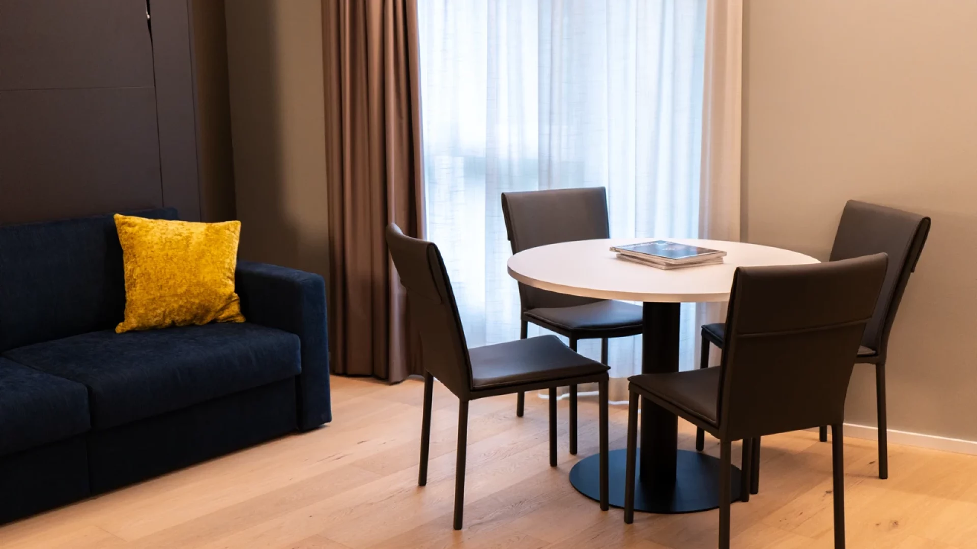 Corner Suite